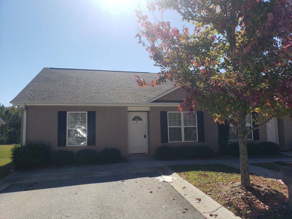 23 Rolling River Way Taylors, SC 29687 Tinsley Real Estate, Inc